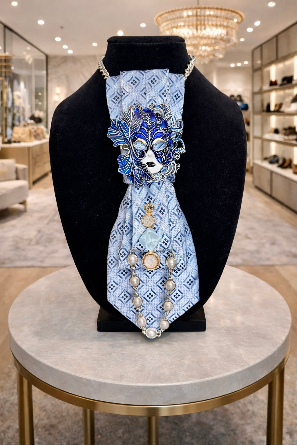 “The Runaway Masquerade” Actor Eric Roberts Tie